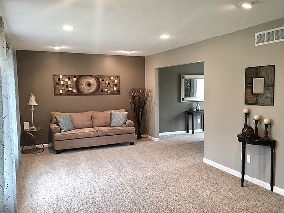 Accent lighting, open to D/R