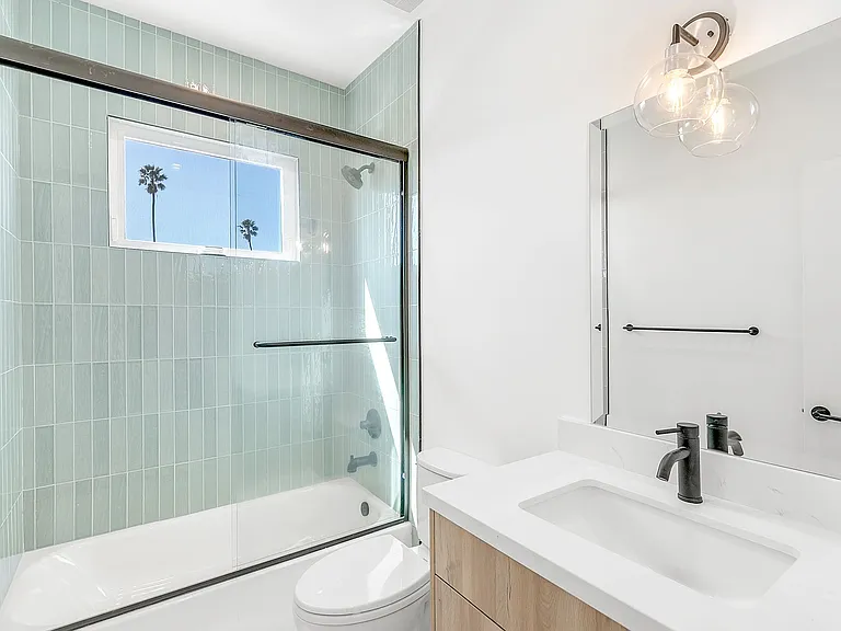 914 7th St — Photo 10