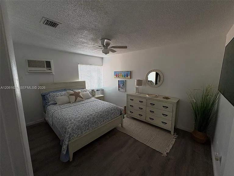 191 NW 17th Ave #3 — Photo 11