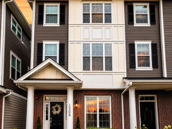 1209 Parker Dr, Glenview, IL 60025