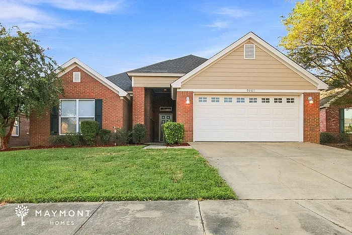 4 bed, 2.0 bath, 2221 sqft, $2,295 — Photo 1