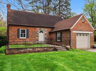 9840 Hyne Rd, Brighton, MI 48114