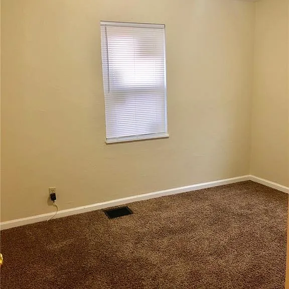 3516 N Hawthorne Ln — Photo 9