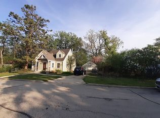 175 W Burlington St, Riverside, IL 60546