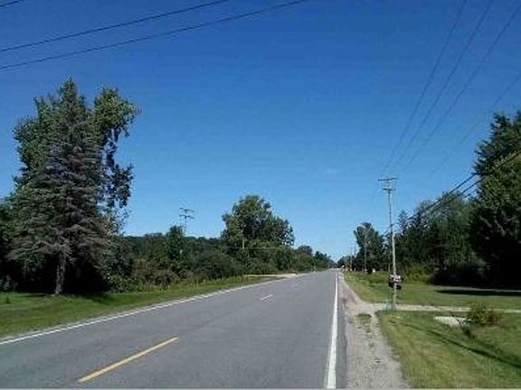 Exterior Neighborhood (street photo)