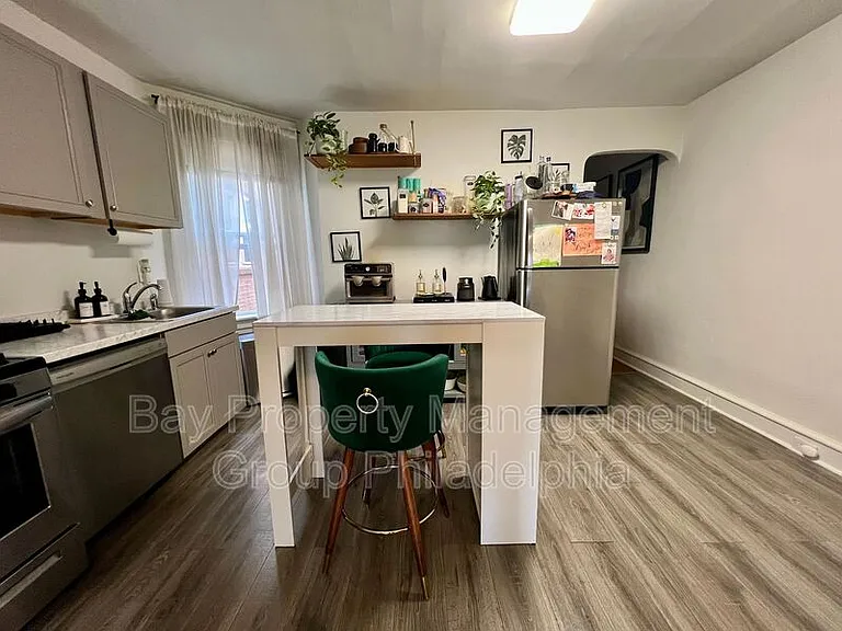 5411 W Berks St #1 — Photo 9
