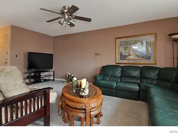 5th image of 10 Pennyfield Ave #9-2
