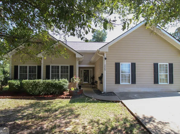 225 Camelot Dr, Athens, GA 30606