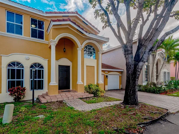 10866 NW 51st Ln, Doral, FL 33178