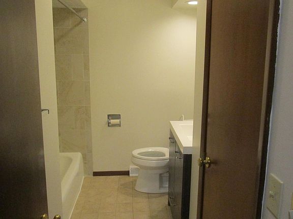 3rd image of 7980 Rushwood Ln