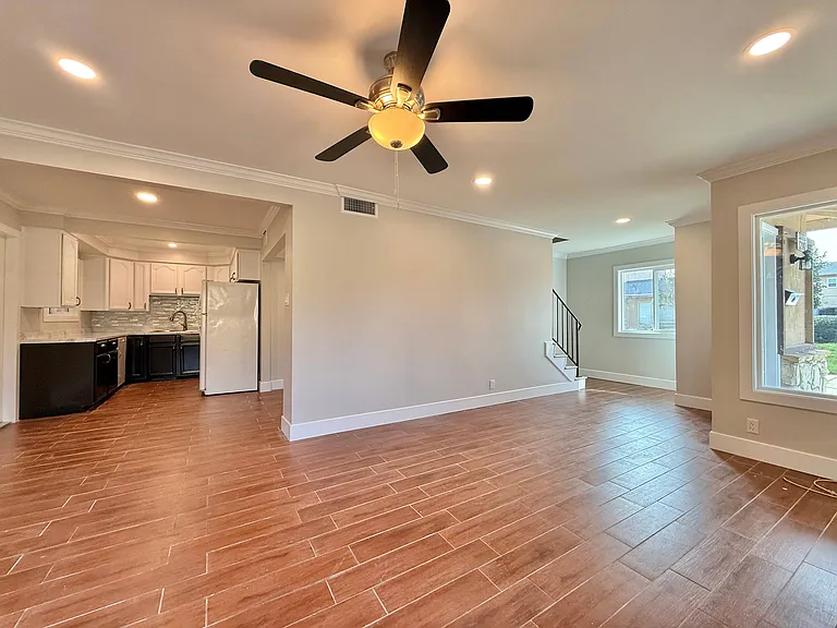 12902 Barranca Ln — Photo 7