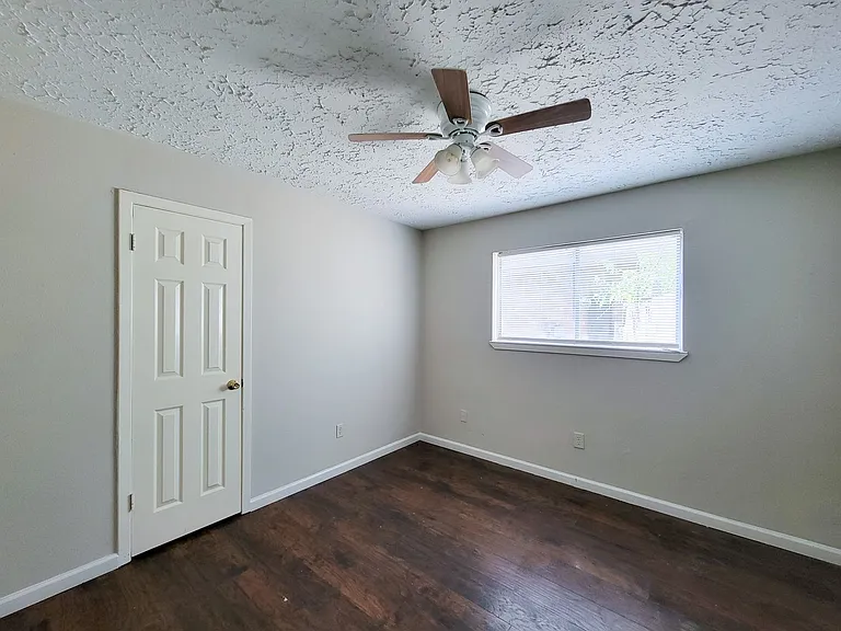 9415 Beckford Dr — Photo 26