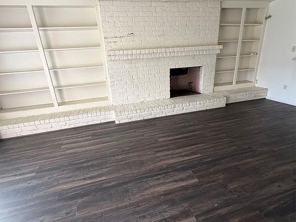 3rd image of 9416 Springview Ln
