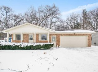 69893 S Shore Dr, Edwardsburg, MI 49112