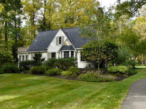 1770 Woodstock Rd, Gates Mills, OH 44040