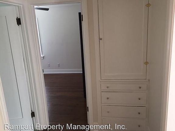 3rd image of 4132 Monroe St