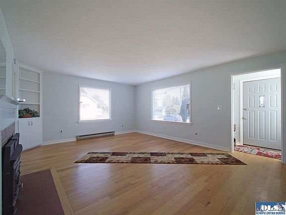 4th image of 632 E Lopez Ave