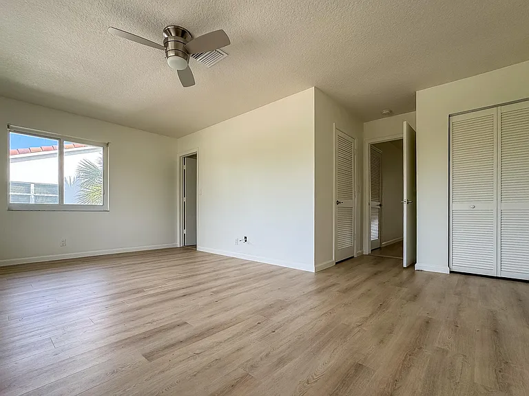 1110 Bel Air Dr — Photo 11