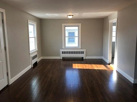 4th image of 55 Revere St