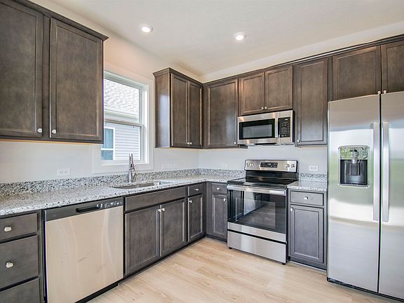 2nd image of 3268 Ashdon Dr