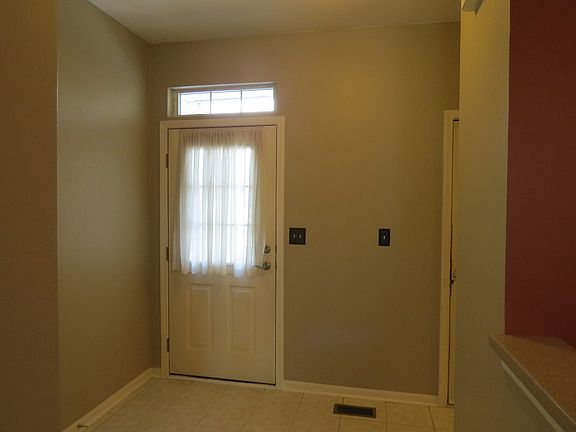 3rd image of 1825 Moore Ct