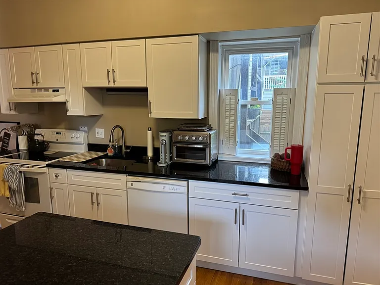 48 Mercer St #1 — Photo 4
