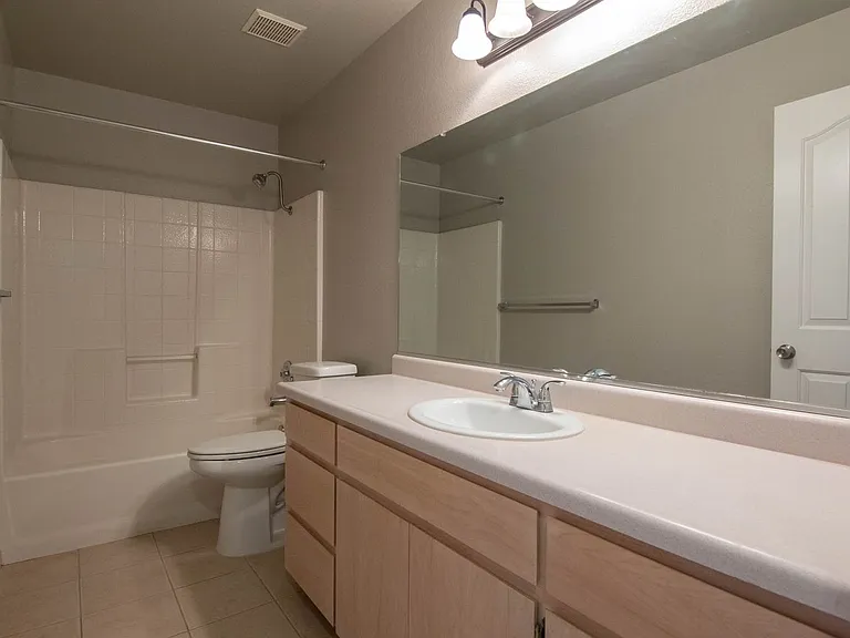847 Cally Ct — Photo 8