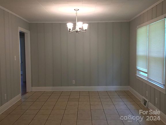2nd image of 311 Oakdale Ave