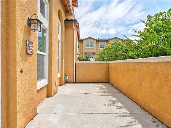 2nd image of 1007 L Ave