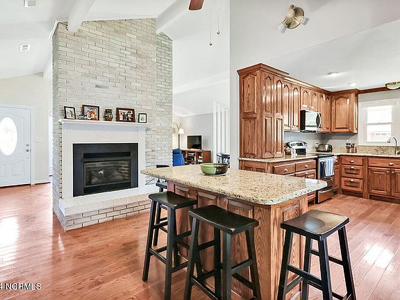 3rd image of 1112 Forest Drive