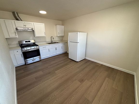 4th image of 24346 Eucalyptus Ave
