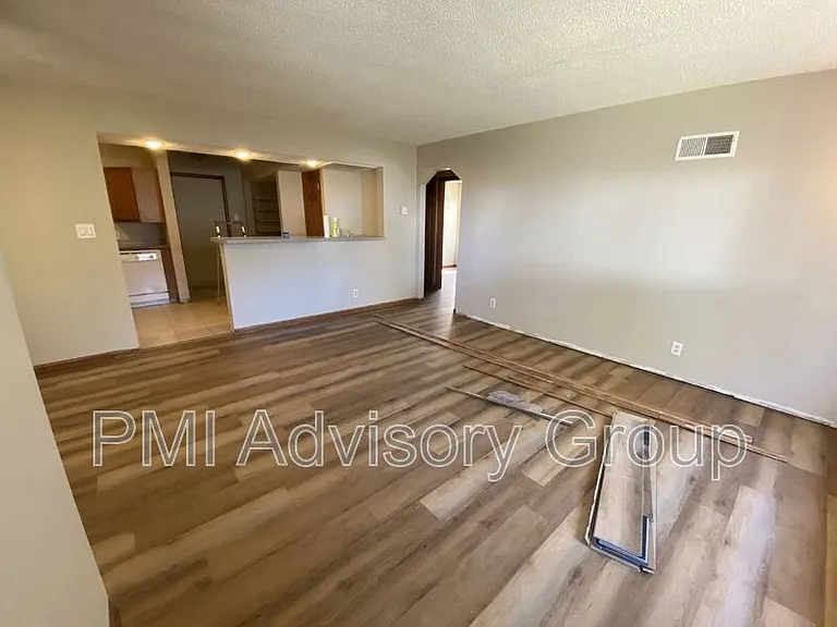 2020 SW Atwood Ave — Photo 10
