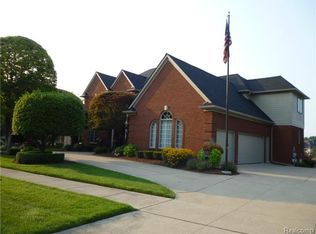 13348 Towering Oaks Dr, Shelby Township, MI 48315