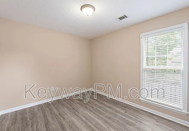 304 Elbrus Way — Photo 8