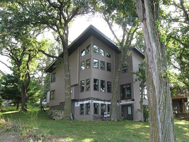 1st image of 8816 Oakdale Ct