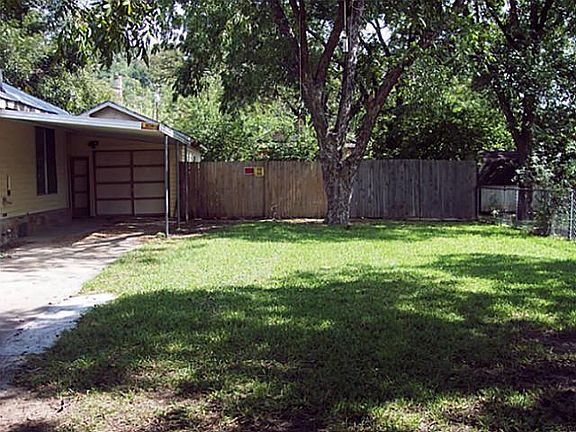 5th image of 306 NE 7th Ave