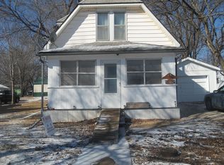 920 Topeka Ave, Lyndon, KS 66451