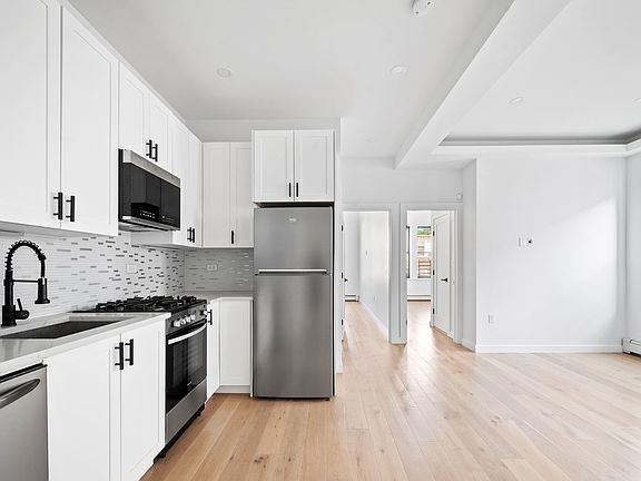 4th image of 50-23 45th St #3N