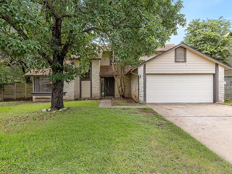 8905 Bridgewood Trl — Photo 1