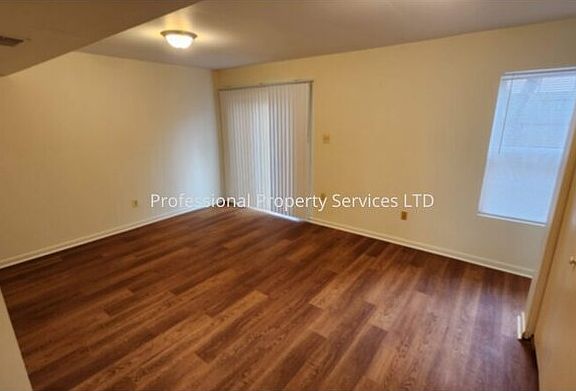 5th image of 11239 Cristins Cir