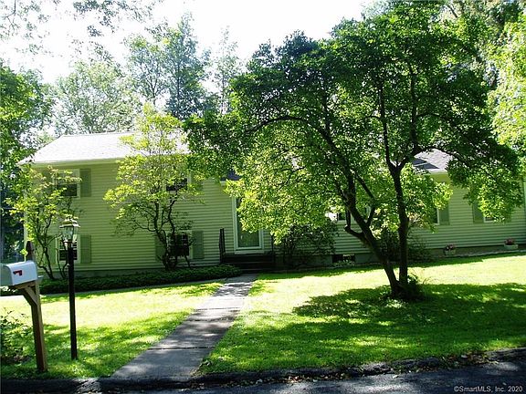 2nd image of 7 Deepwood Dr