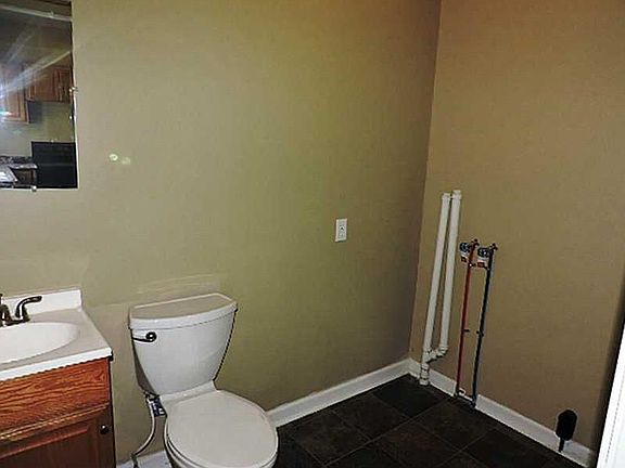 5th image of 208 Dallas St. (& #210)