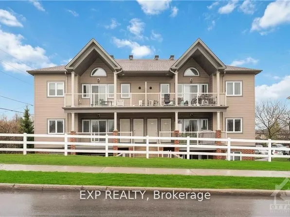 920 White Alder Ave #C, Ottawa, ON K1T 0K5