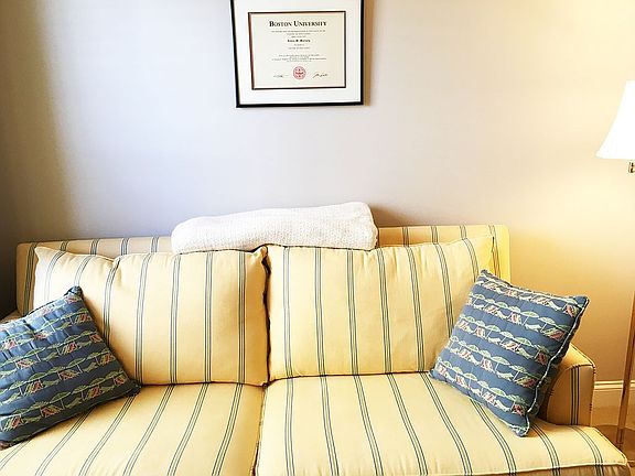 5th image of 606 Alder Way Unit 606