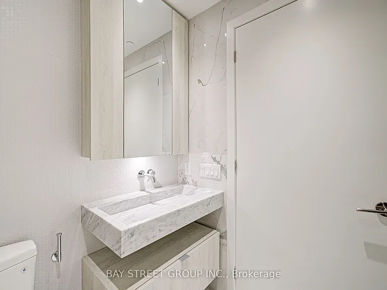 11 Yorkville Ave #5408 — Photo 4