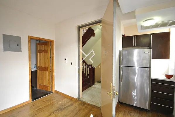 Rented by Yaffa Realty LLC | media 25