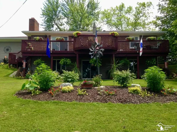 567 Rolling Meadows Dr, Hudson, MI 49247