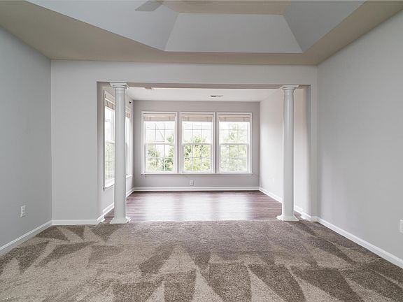 4th image of 2361 Battery Hill Cir