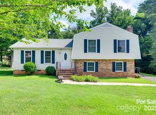 810 Applegate Ct, Gastonia, NC 28054