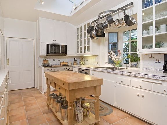 5th image of 1444 S Marengo Ave